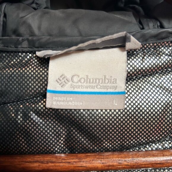 Columbia Women's Black Quilted Puffer Jacket, Size L pre owned - Picture 12 of 15